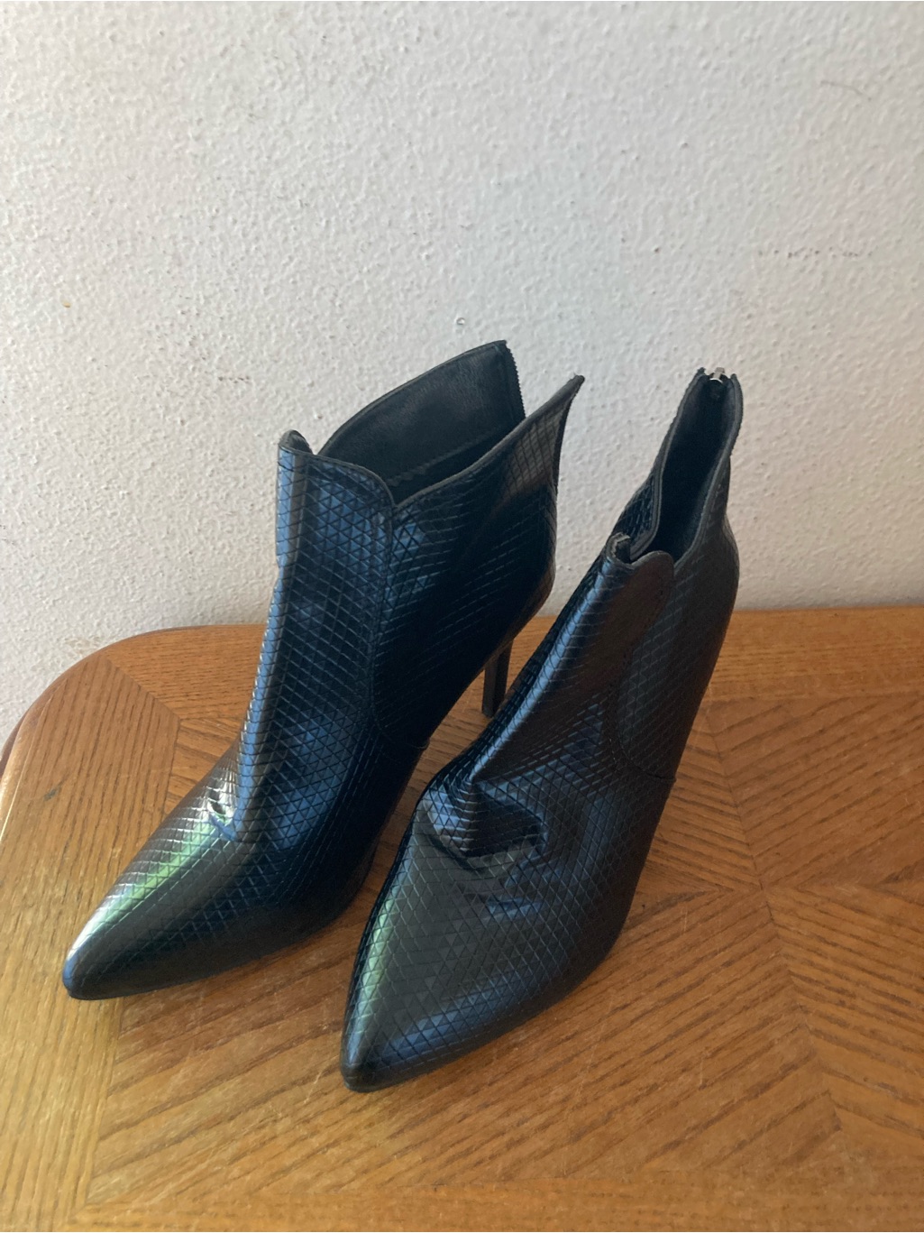 Imprinted Faux Leather Black High Heels Size 10 Eu 41